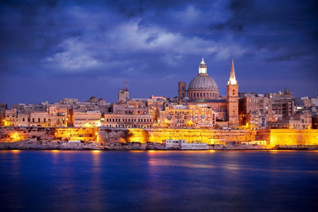 valletta by night